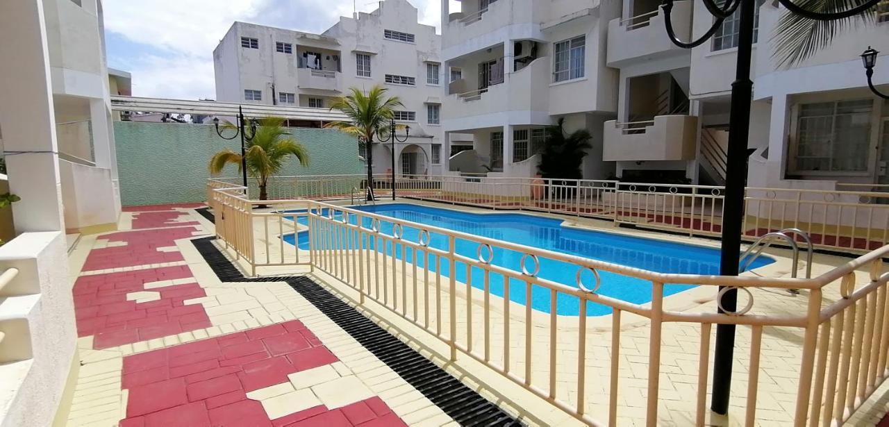 Les Camelias Ground Floor Apartment Flic en Flac Exterior photo